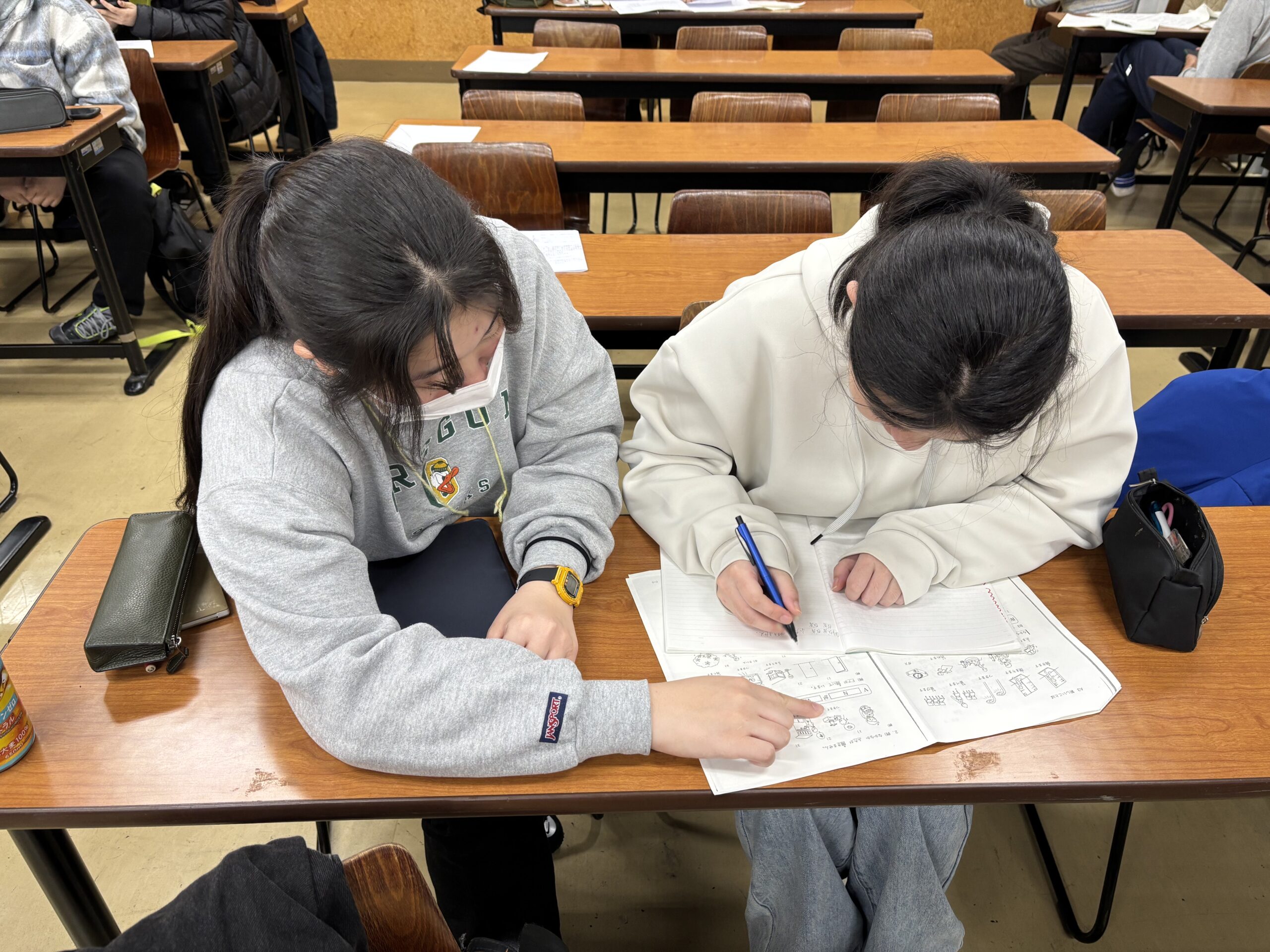 多文化共生の学習支援拠点CEMLA（相模女子大学）：子どもたちにとってもボランティアにとっても心地良い「居場所」に。 