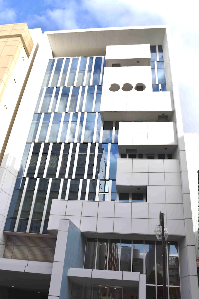 校舎は名古屋中心部オフィス街にある自社ビルの4階です。