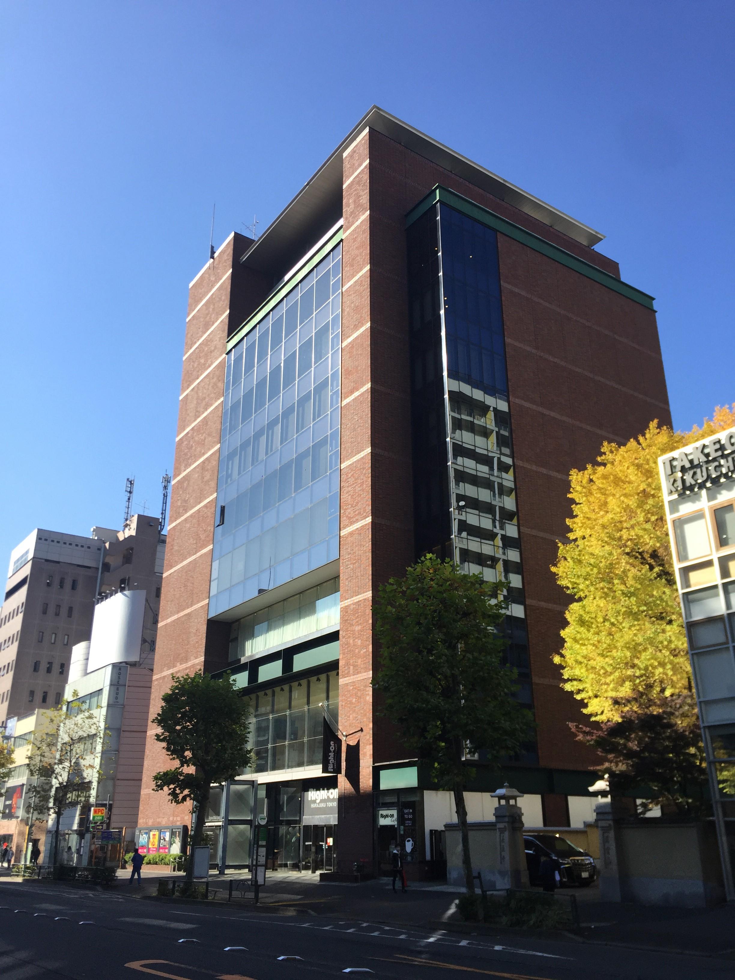 渋谷、原宿の繁華街に近く路線数も多いので通勤に便利！