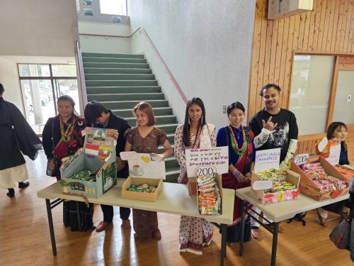 町内のイベントでは、お国のお菓子を販売するお店を出させていただいています。 生きた日本語に接し、自分の文化を紹介するよい機会です。