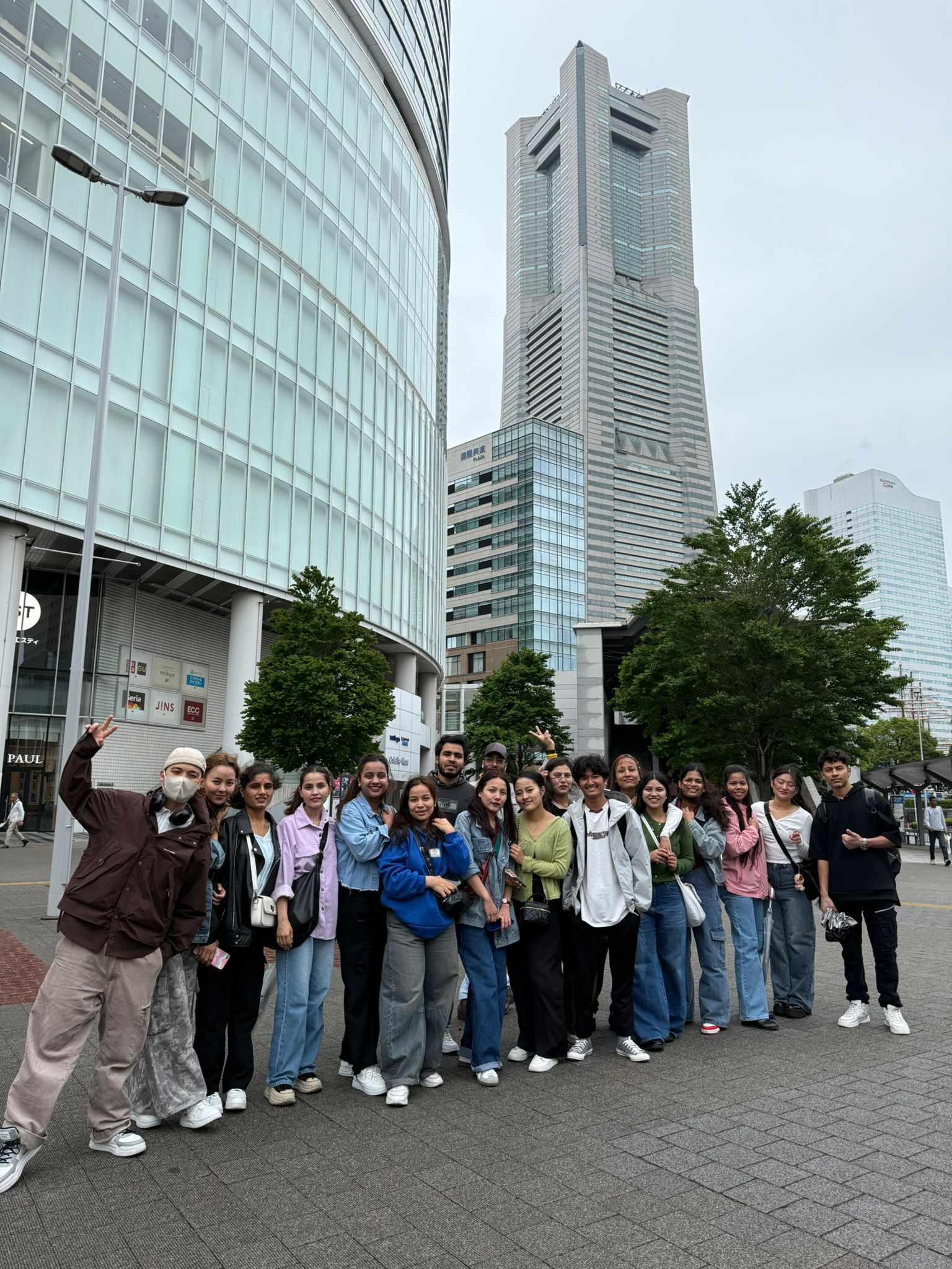桜木町へ進学説明会に連れて行きました。
Facebook で情報更新しています。