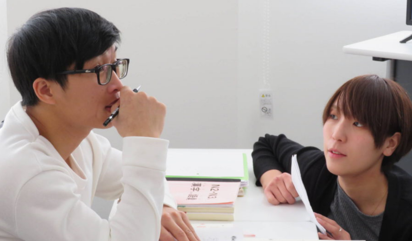 明るく広い教室で気持ちよく教えられます。