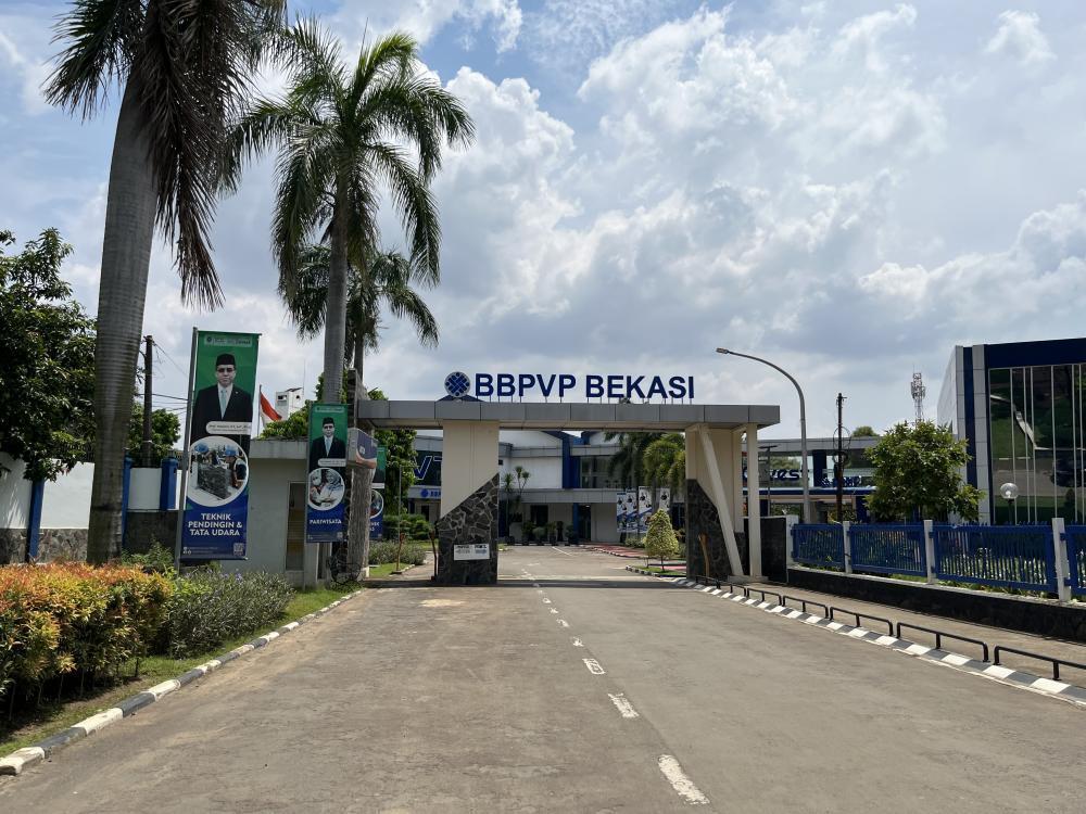 常勤日本語教師募集（勤務地：インドネシア）