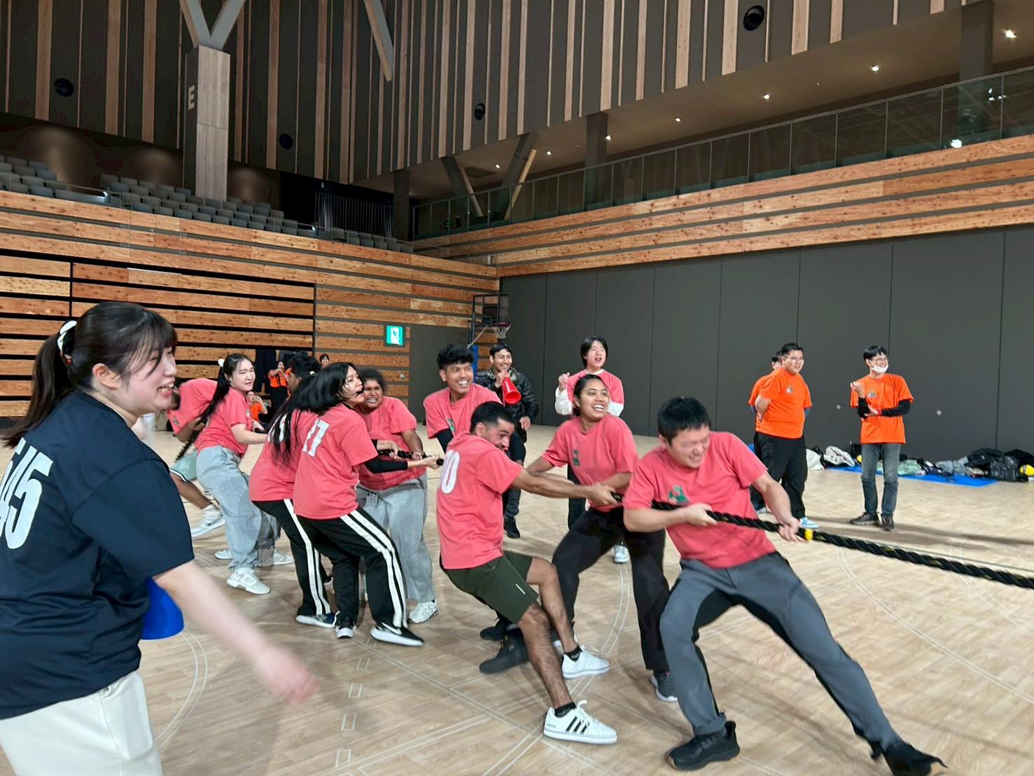 縄跳び、綱引きなどクラス対抗戦